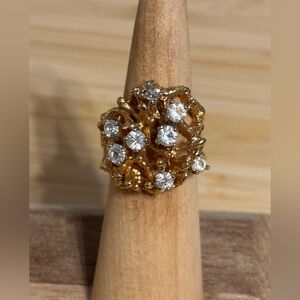 Marked 18K HGE Vine Costume Jewelry Ring (Missing One Stone)